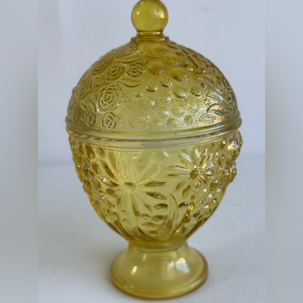 Vintage 1960's AVON Yellow Glass Compote Egg Shaped Floral Lidded Candy Dish 6" - Picture 1 of 15